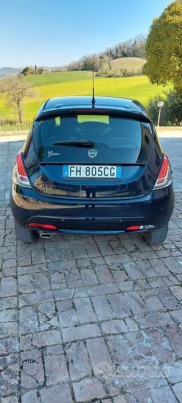 Usata Lancia Ypsilon Platinum 95 CV (69 kW) 2016 Blu Utilitaria