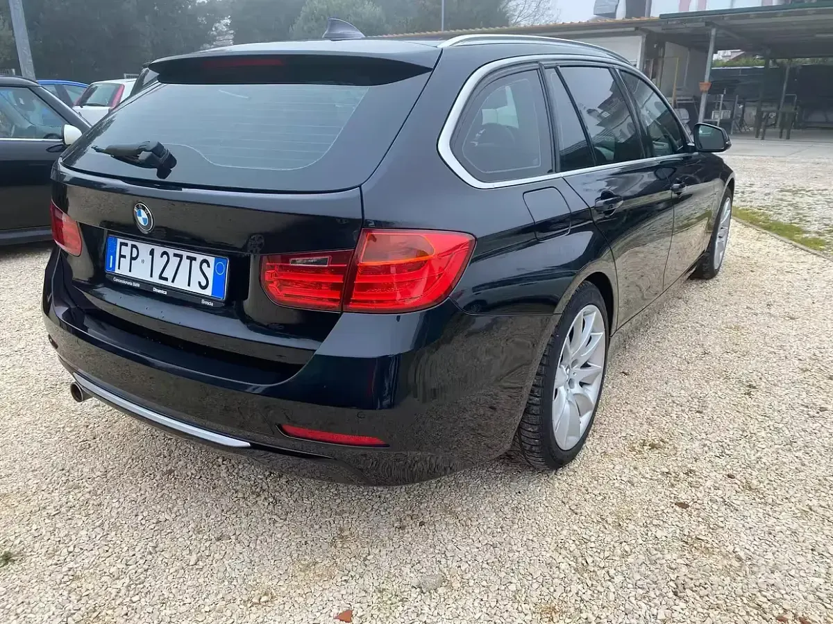 Usata BMW 318 Efficient Dynamics 143 CV (105 kW) 2014 Nero Station wagon