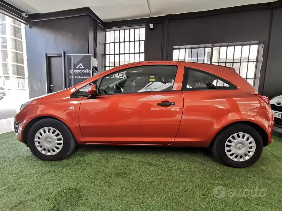 Usata Opel Corsa 85 CV (62 kW) 2012 Rosso Utilitaria