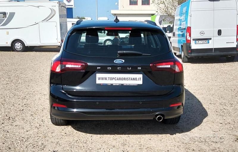 Usado Ford Focus Business Edition 120 HP (88 kW) 2022 Preto Carrinha