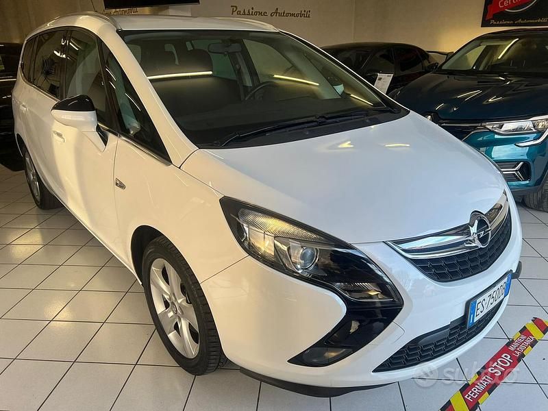 Usata Opel Zafira Tourer Cosmo 110 CV (80 kW) 2013 Bianco Monovolume
