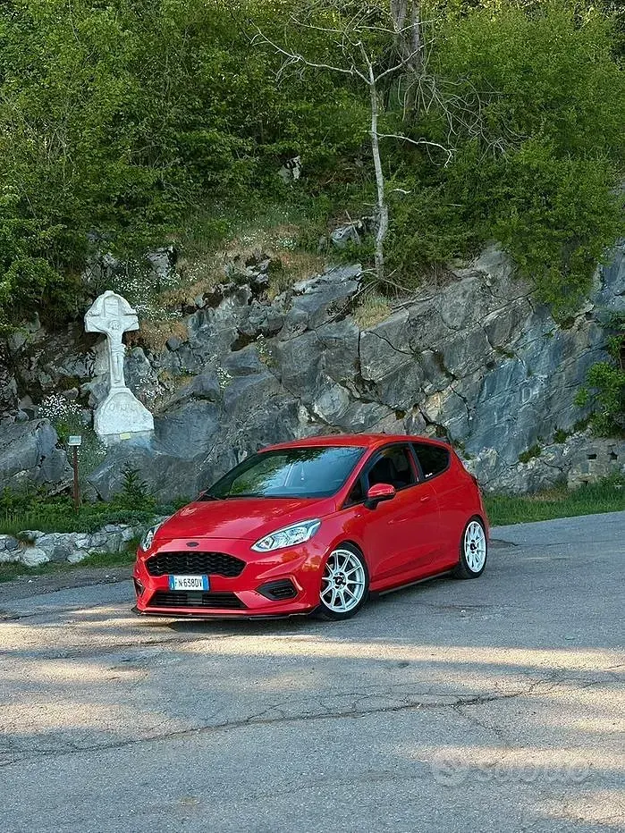 Usata Ford Fiesta ST-Line 86 CV (63 kW) 2019 Rosso Utilitaria