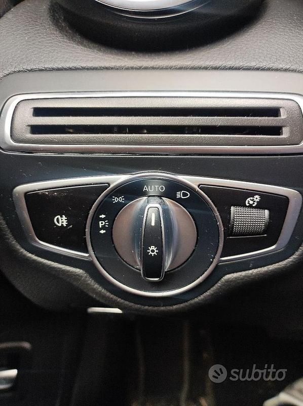 Usata Mercedes C220 194 CV (142 kW) 2019 Argento Berlina