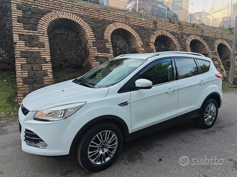 Usata Ford Kuga Titanium 140 CV (102 kW) 2014 Bianco SUV
