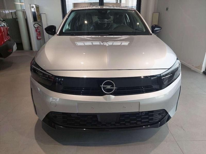 Usata Opel Corsa 100 CV (73 kW) 2024 Kristall silver Utilitaria