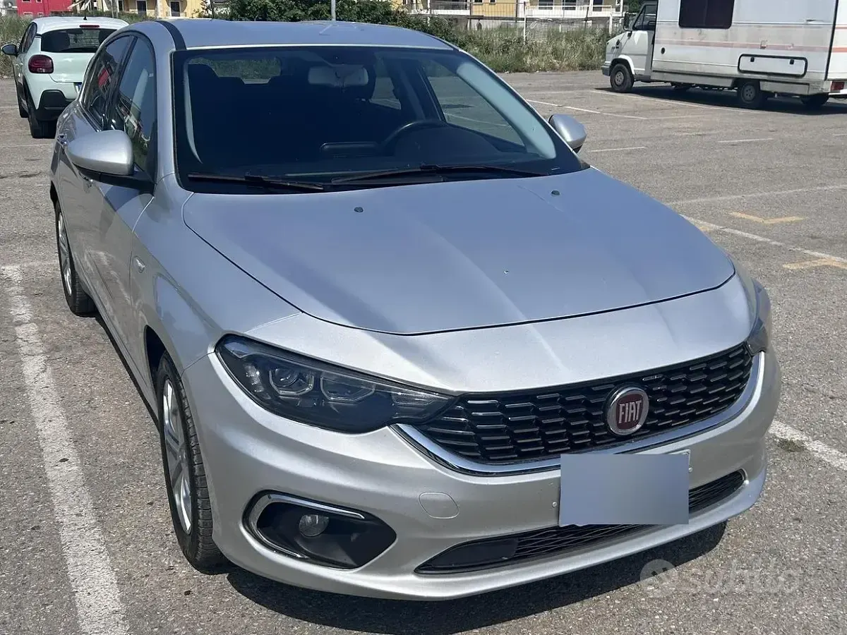 Usata Fiat Tipo 120 CV (88 kW) 2017 Grigio Berlina