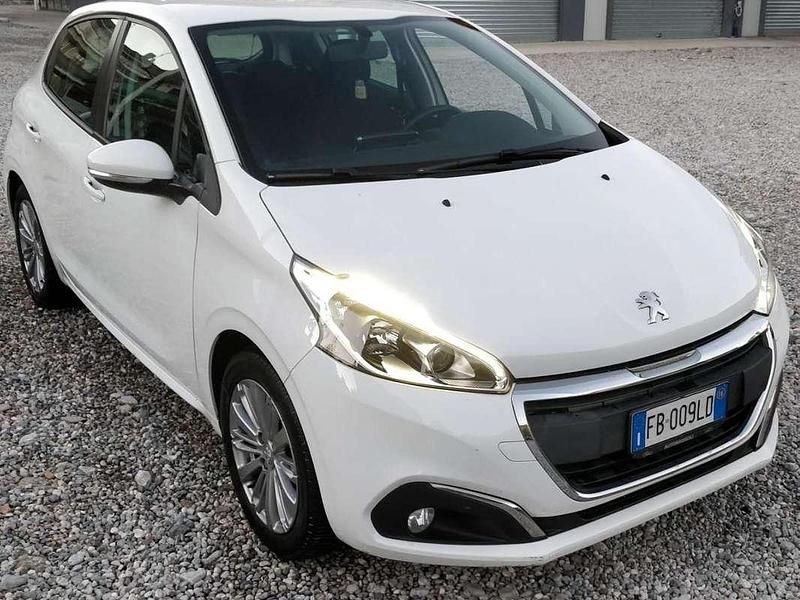 Usata Peugeot 208 Allure 82 CV (60 kW) 2016 Utilitaria