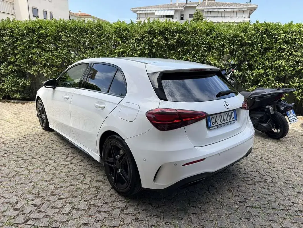 Usata Mercedes A180 AMG Line Premium Plus 116 CV (85 kW) 2023 Berlina