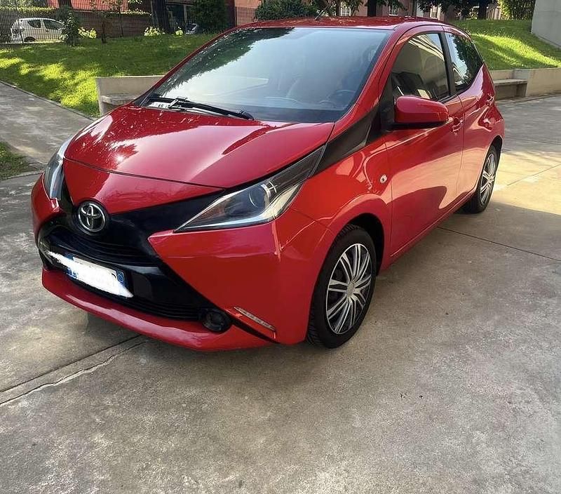 Usata Toyota Aygo X-play 69 CV (50 kW) 2015 Utilitaria
