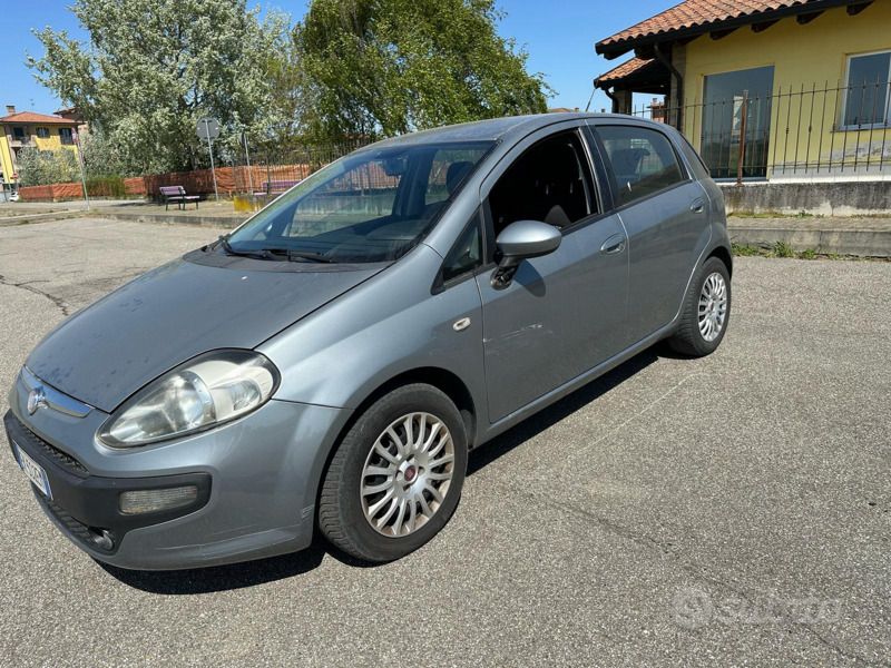 Usata Fiat Punto 69 CV (50 kW) 2011 Utilitaria