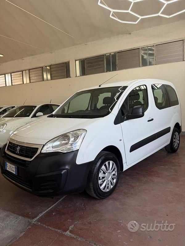 Usata Peugeot Partner Tepee Access 74 CV (54 kW) 2017 Bianco Monovolume