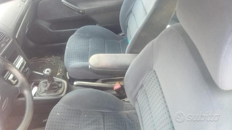 Usata VW Golf 110 CV (80 kW) 1999 Berlina