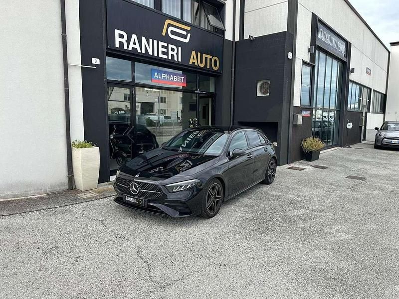 Usata Mercedes A180 AMG Line Premium 116 CV (85 kW) 2023 Nero Berlina
