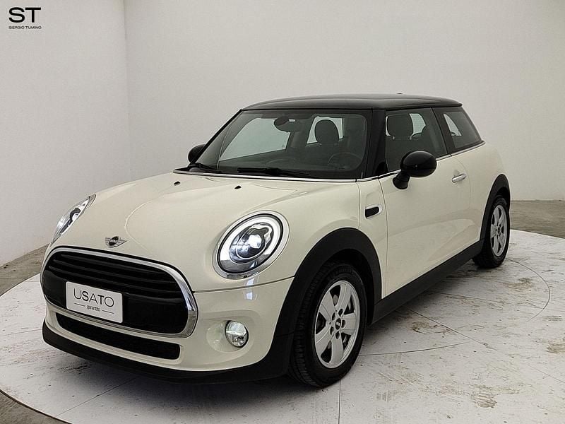 Usata Mini Cooper D 115 CV (84 kW) 2017 Beige Utilitaria