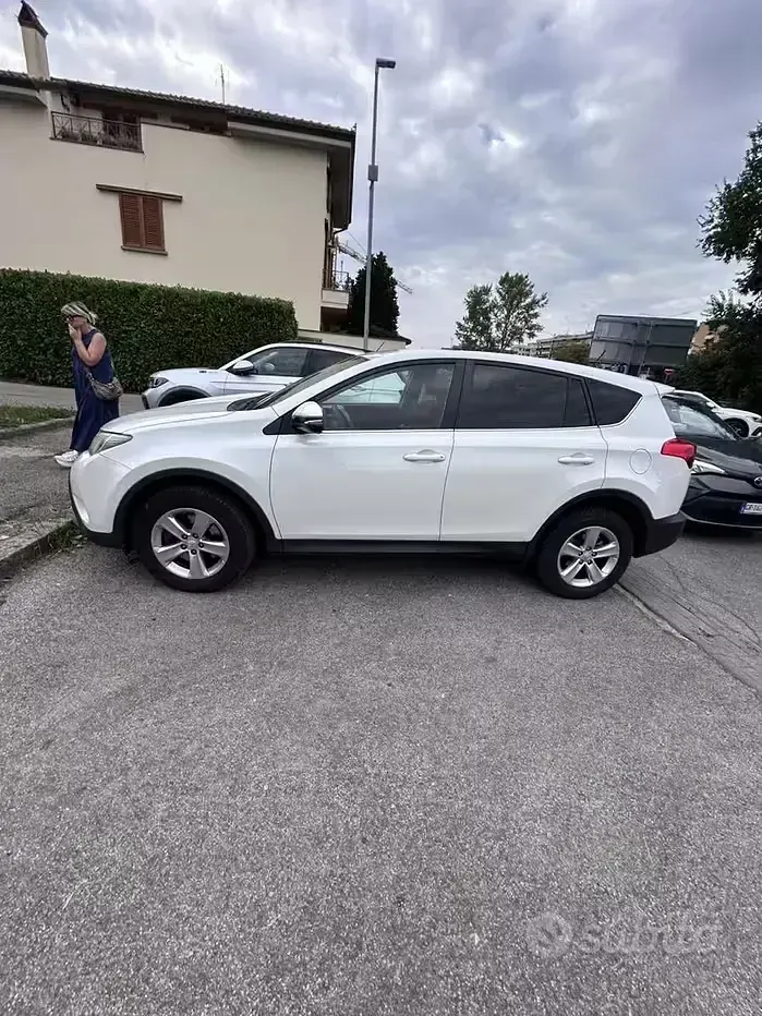 Usata Toyota RAV4 Active 124 CV (91 kW) 2013 Bianco SUV