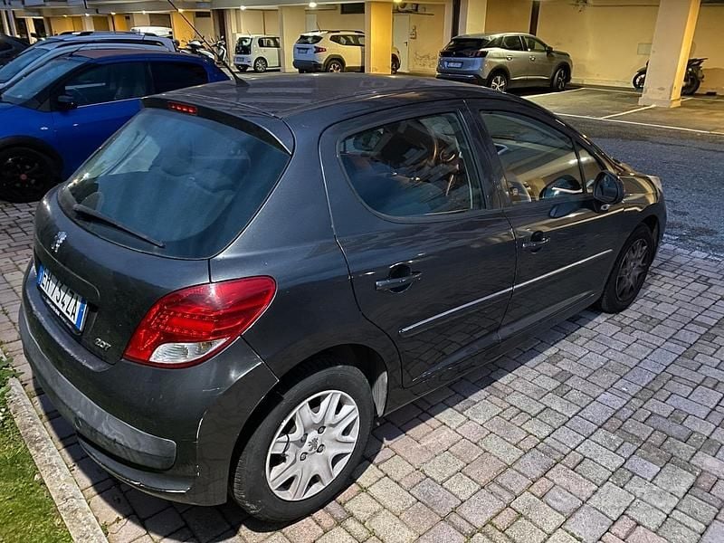 Usata Peugeot 207 70 CV (51 kW) 2011 Grigio Berlina