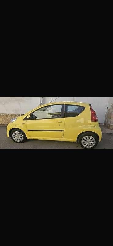 Usata Peugeot 107 68 CV (50 kW) 2007 Giallo Utilitaria