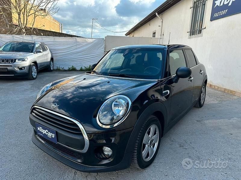 Usata Mini Cooper 95 CV (69 kW) 2019 Nero Utilitaria