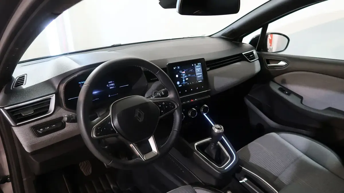Usata Renault Clio Techno 91 CV (66 kW) 2025 Grigio scuro Utilitaria