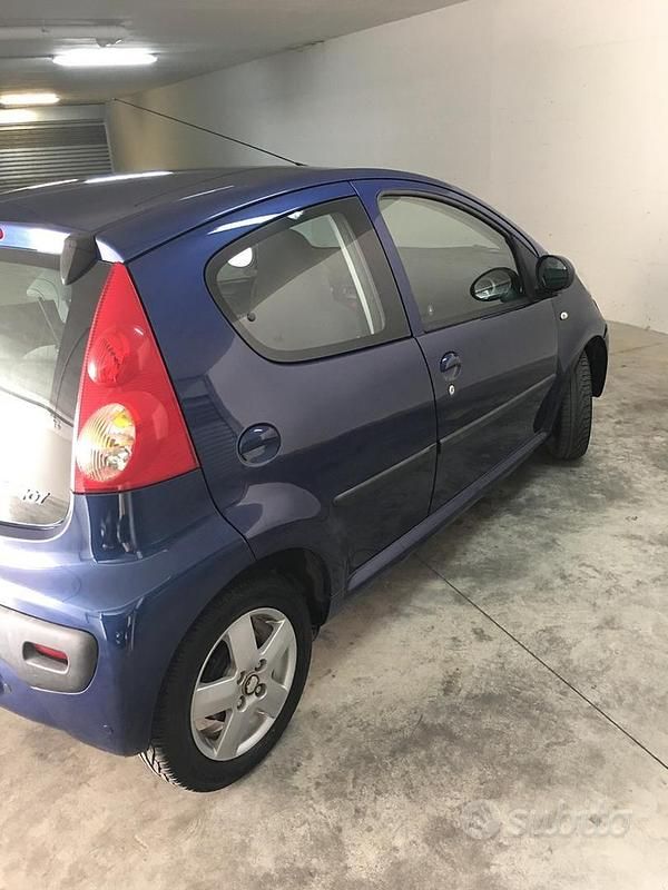 Usata Peugeot 107 68 CV (50 kW) 2007 Blu Utilitaria