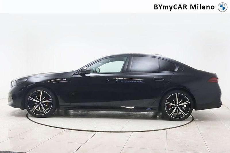 Usata BMW 520 M Sport 197 CV (144 kW) 2025 Nero zaffiro Berlina