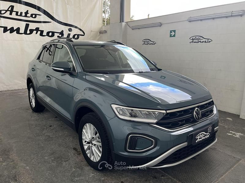 Usata VW T-Roc Life 150 CV (110 kW) 2022 Grigio SUV