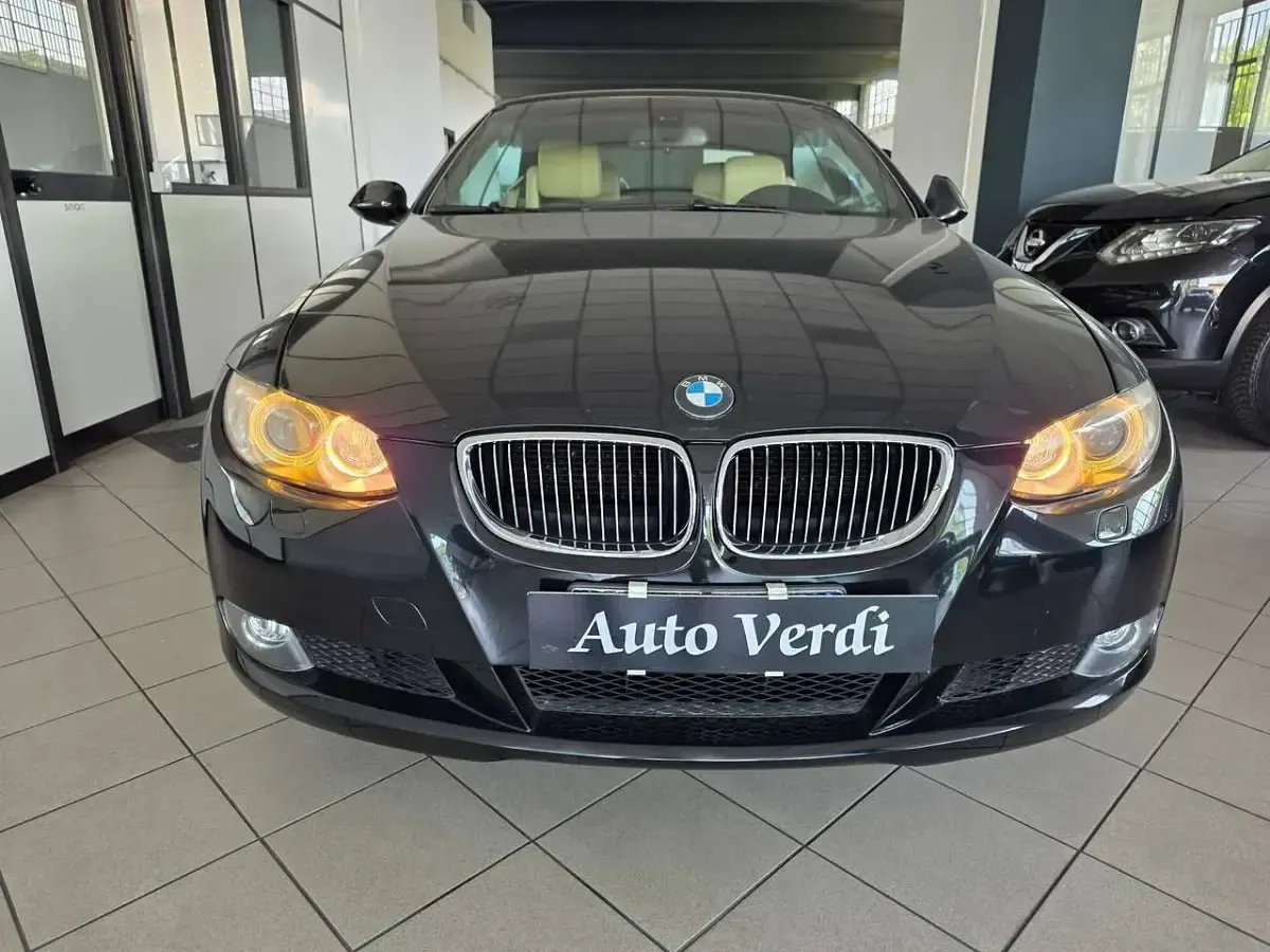 Usata BMW 325 218 CV (160 kW) 2007 Nero Cabrio
