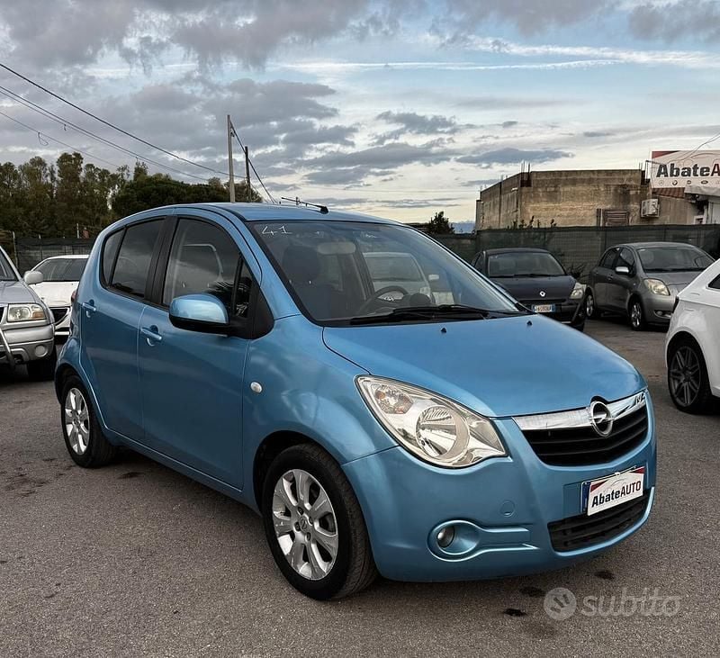Usata Opel Agila 68 CV (50 kW) 2012 Blu Utilitaria