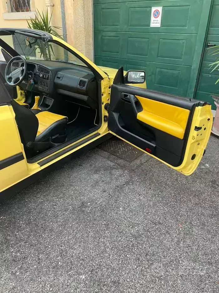 Usata VW Golf Cabriolet 101 CV (74 kW) 1995 Giallo Cabrio