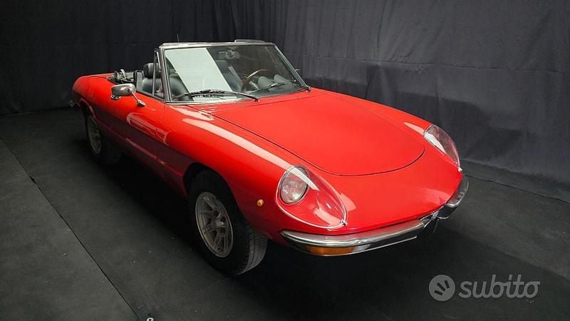 Usata Alfa Romeo Spider Veloce 130 CV (95 kW) 1982 Rosso Cabrio