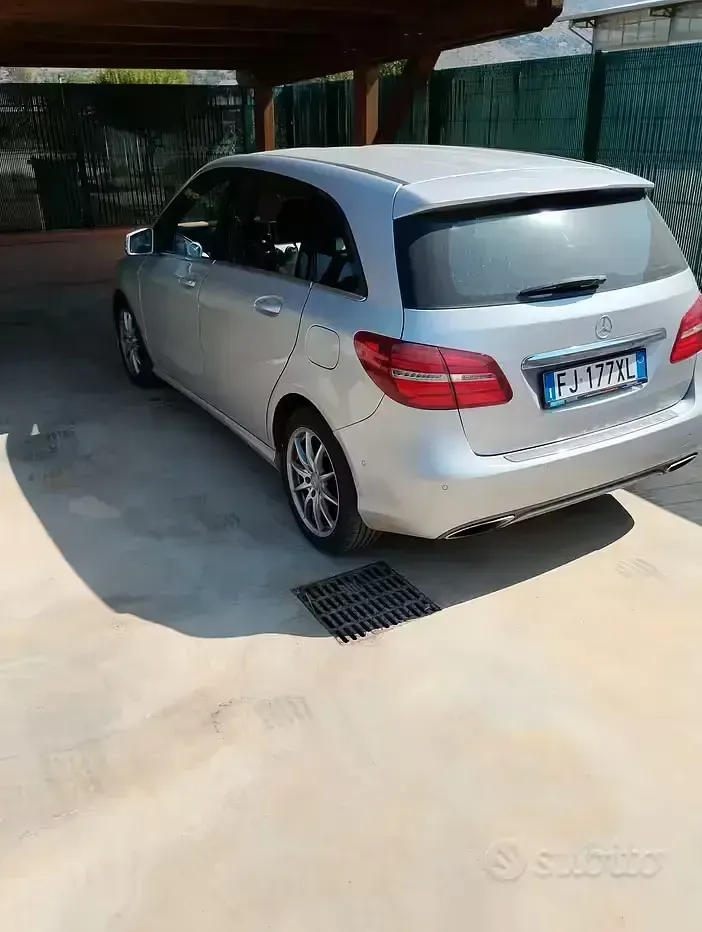Usata Mercedes B180 109 CV (80 kW) 2017 Utilitaria