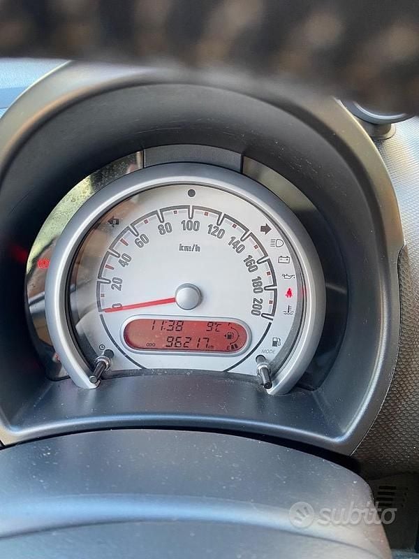 Usata Opel Agila 86 CV (63 kW) 2010 Bianco Utilitaria