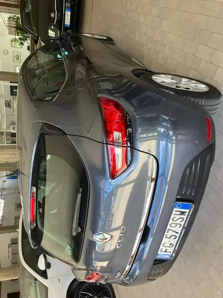 Usata Renault Clio IV Zen 73 CV (53 kW) 2017 Grigio Berlina