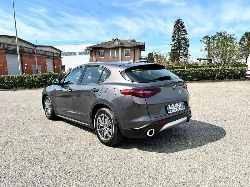Usata Alfa Romeo Stelvio Business 160 CV (117 kW) 2022 Grigio SUV