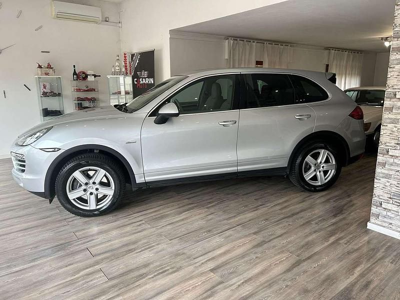 Usata Porsche Cayenne 245 CV (180 kW) 2012 Grigio SUV