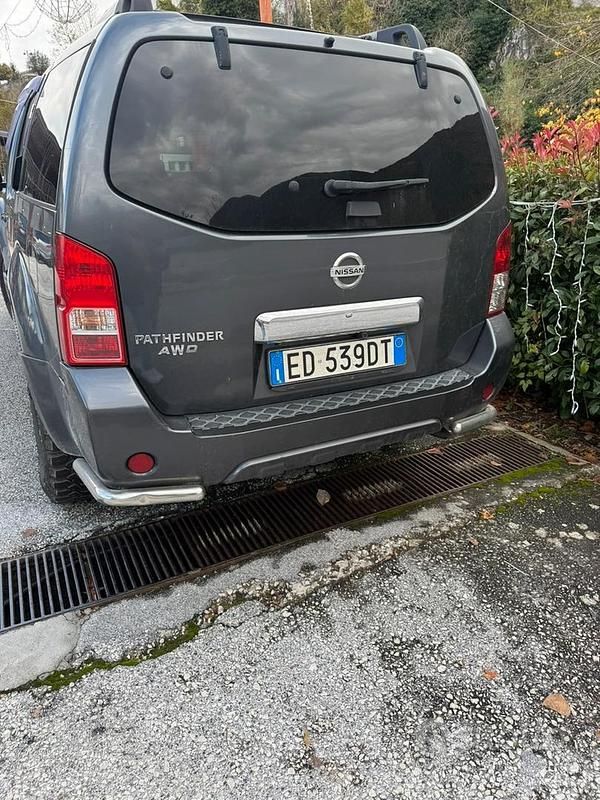 Usata Nissan Pathfinder 190 CV (139 kW) 2010 Grigio SUV