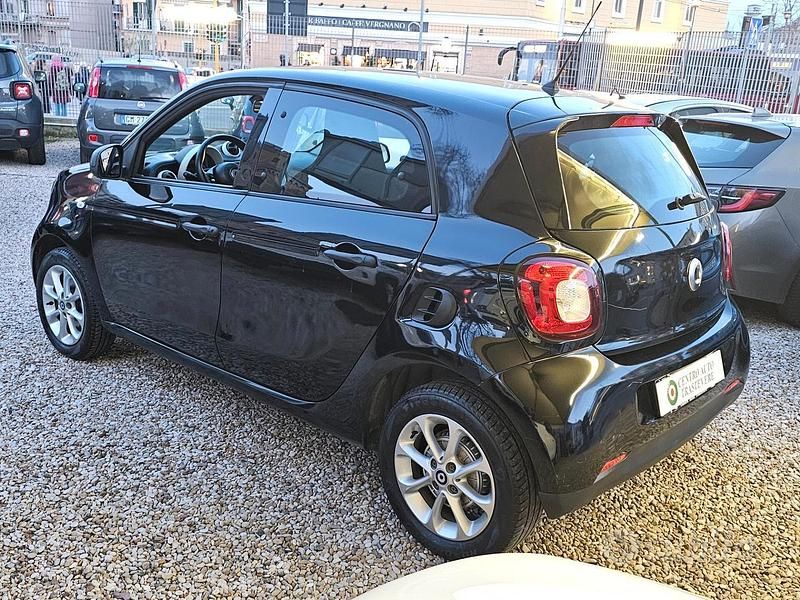 Usata Smart ForFour Passion 71 CV (52 kW) 2018 Nero Utilitaria