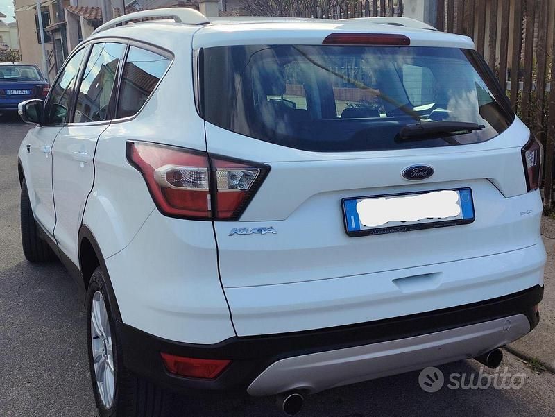Usata Ford Kuga 120 CV (88 kW) 2017 Bianco SUV