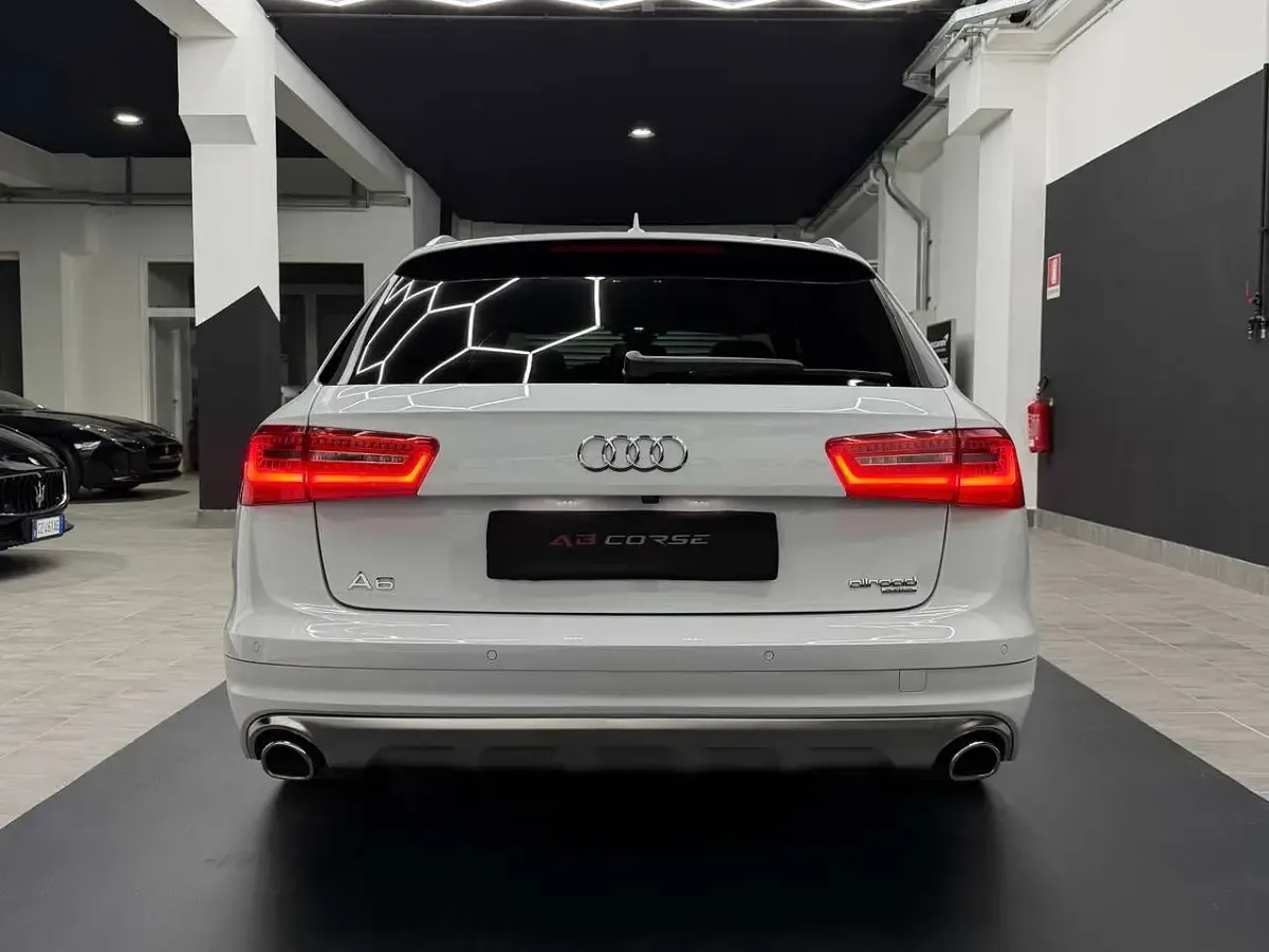Usata Audi A6 Allroad Business Plus 204 CV (150 kW) 2013 Bianco perlato Station wagon