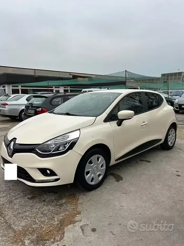Usata Renault Clio IV 90 CV (66 kW) 2017 Beige Berlina