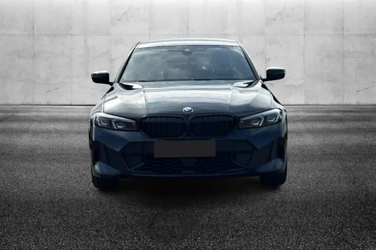 Usata BMW 330 M Sport 245 CV (180 kW) 2025 Nero Berlina