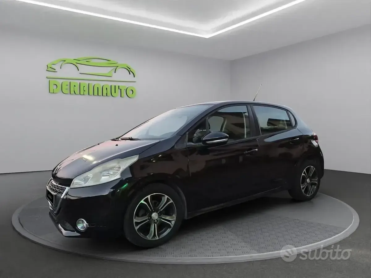 Usata Peugeot 208 85 CV (62 kW) 2015 Nero Utilitaria