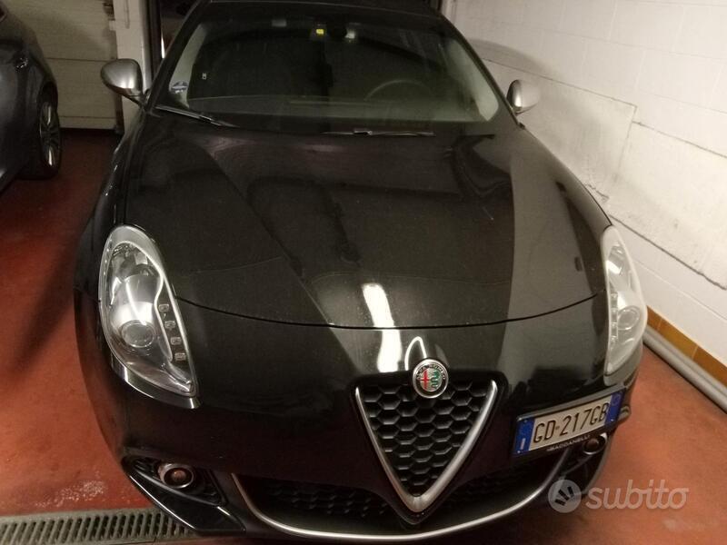 Usato 2021 Alfa Romeo Giulietta 1.4 Benzin 120 CV (19.900 €)