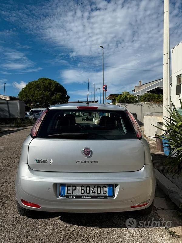 Usata Fiat Grande Punto 77 CV (56 kW) 2013 Grigio Utilitaria