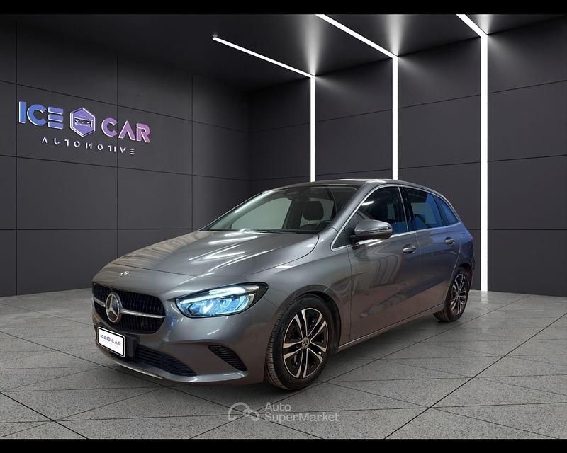 Grigio Usata 2023 Mercedes B180 Advanced Monovolume | 25.980 € (Super prezzo) - Immagine 1/4