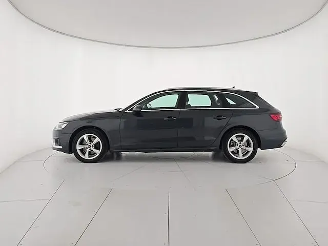 Usata Audi A4 Advanced Plus 163 CV (119 kW) 2024 Grigio manhattan metallizzato Station wagon