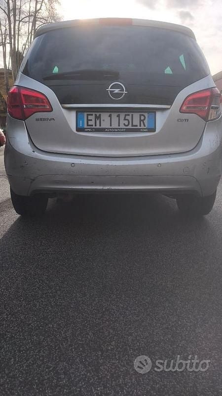 Usata Opel Meriva 101 CV (74 kW) 2012 Grigio Monovolume
