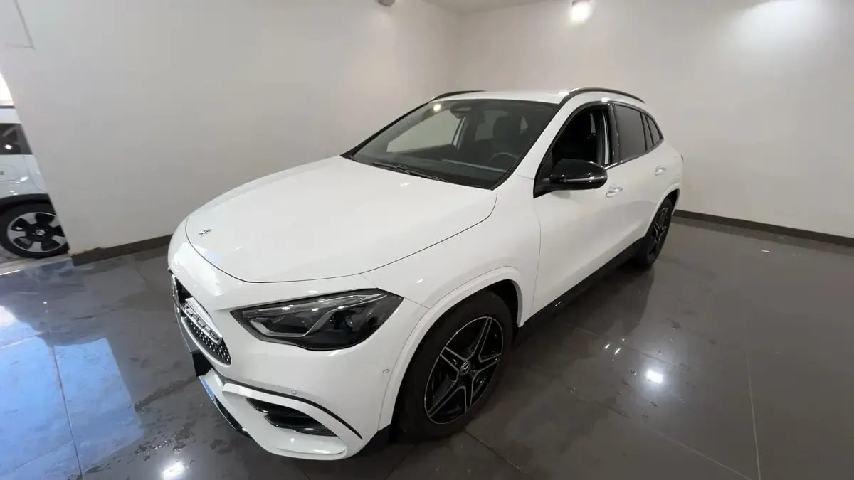 Usata Mercedes GLA200 Advanced Plus 150 CV (110 kW) 2025 Bianco polare  vernice uni SUV