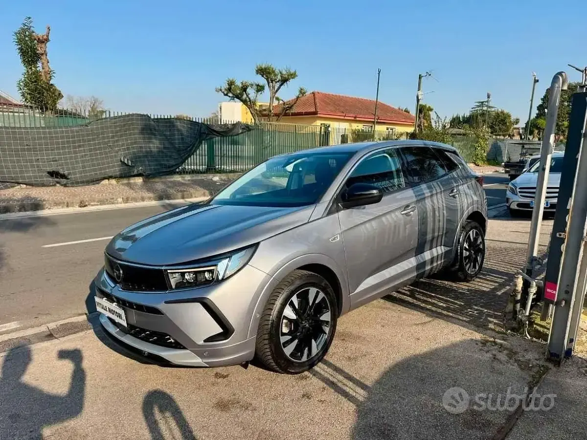 Usata Opel Grandland X GS Line 131 CV (96 kW) 2022 Grigio SUV