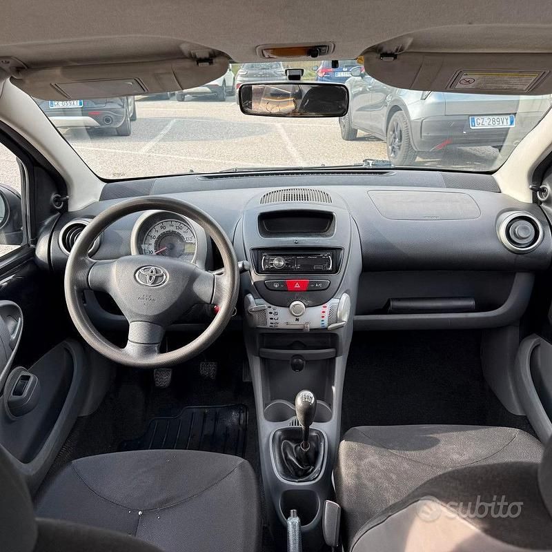 Usata Toyota Aygo Edition 68 CV (50 kW) 2010 Nero Utilitaria